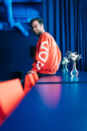 Sweater | GOD IS HERE | color Edition 2025 - Vorbestellung