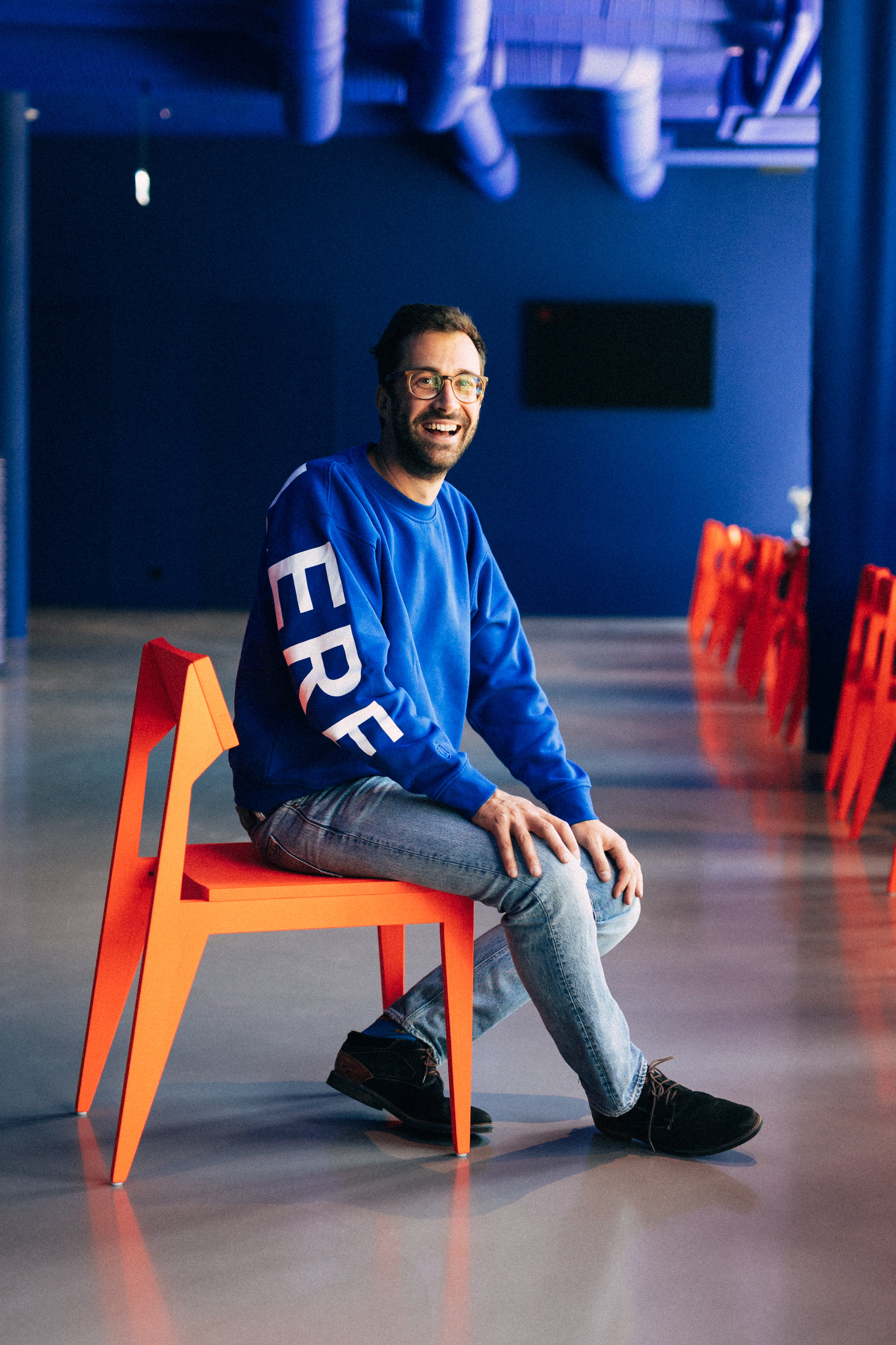Sweater | GOD IS HERE | color Edition 2025 - Vorbestellung