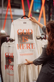 T-Shirt | GOD IS HERE
