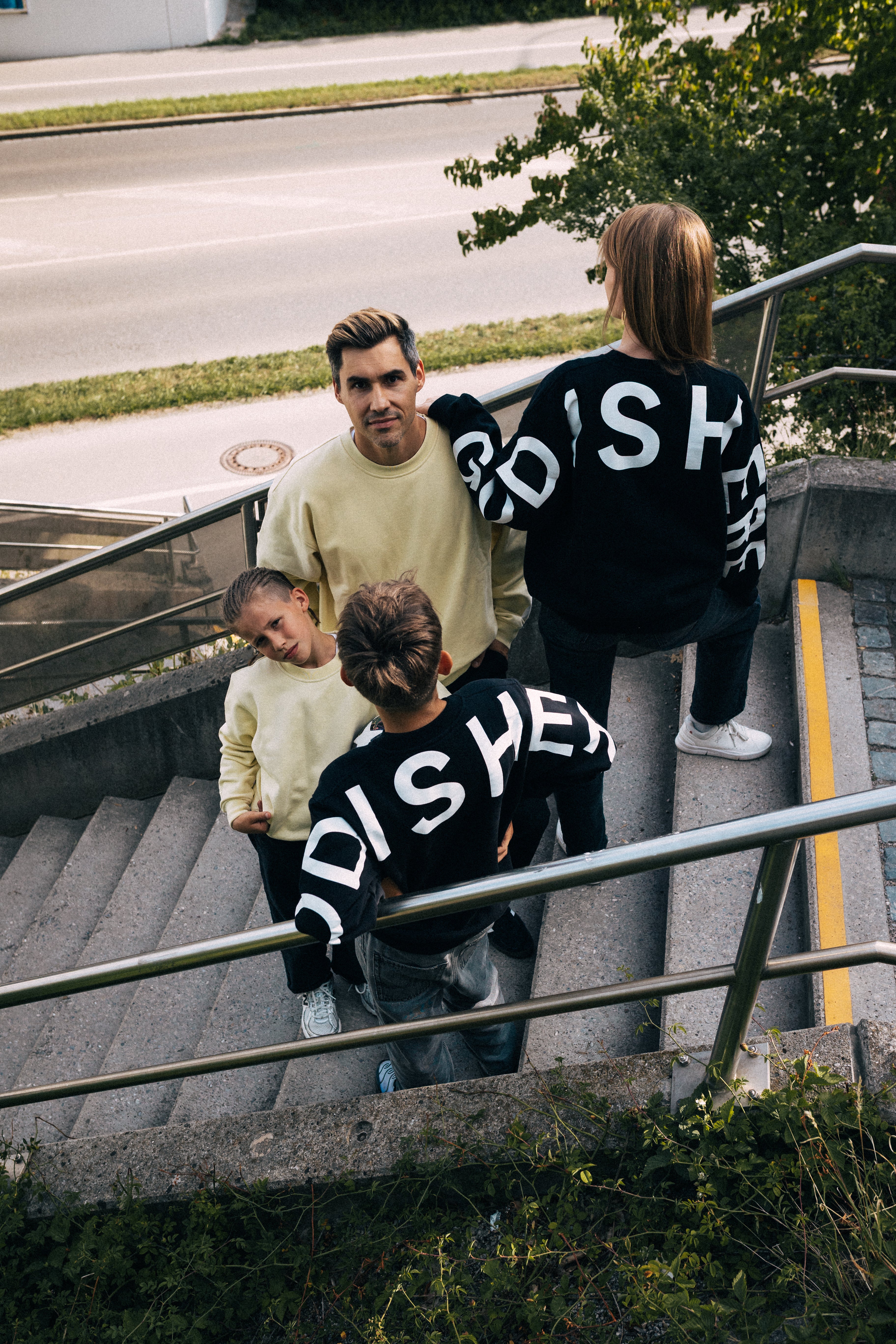 Sweater | GOD IS HERE | Edition 2026 - schwarz