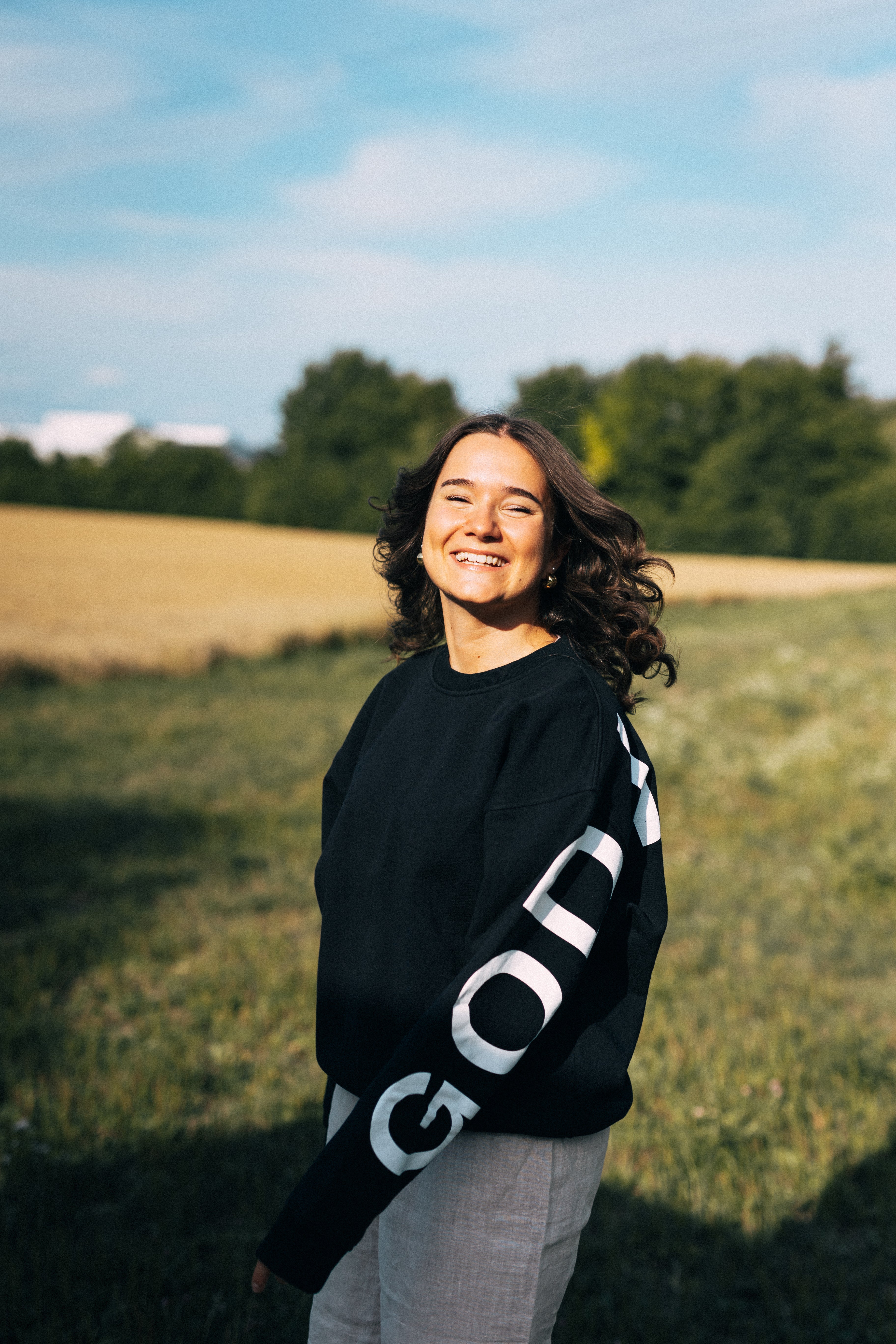 Sweater | GOD IS HERE | Edition 2026 - schwarz